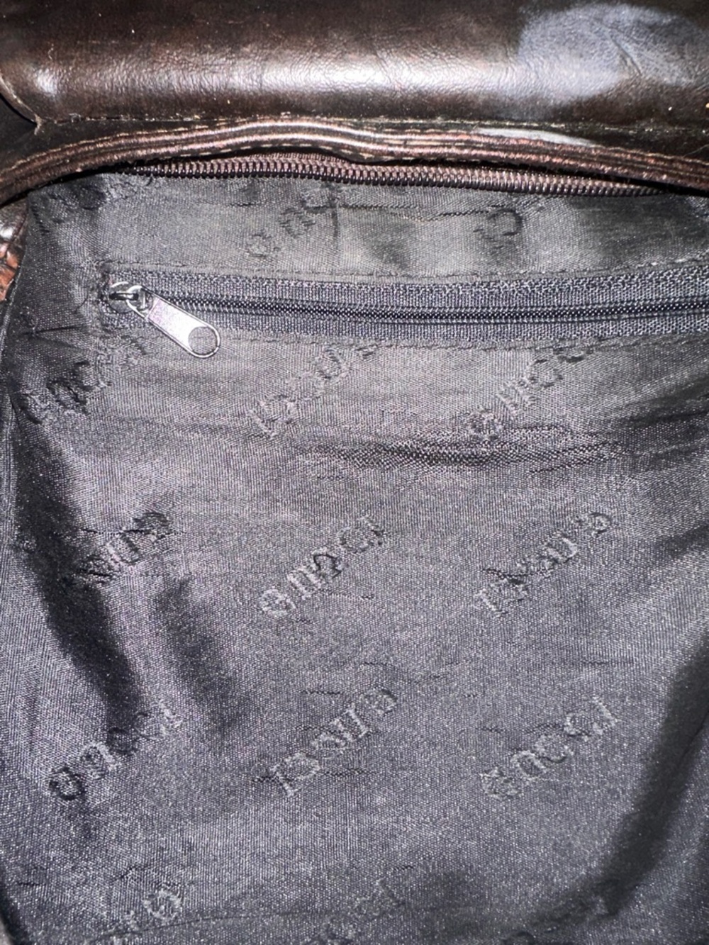 Vintage Gucci Dark Brown Leather Messenger Bag with Silver Accent - Picture 8 of 8